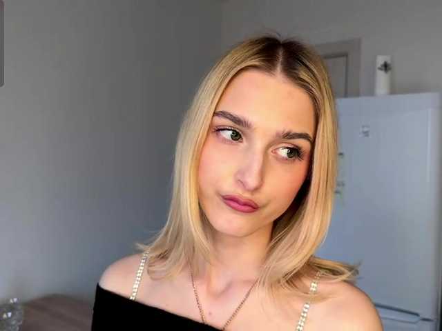 SweetiLun1's BongaCams show and profile