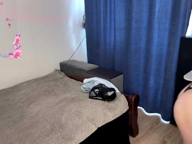 SweetiLun1's BongaCams show and profile