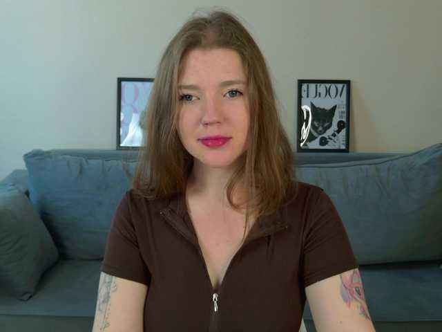 AlmaniyaCherrya live cam on BongaCams