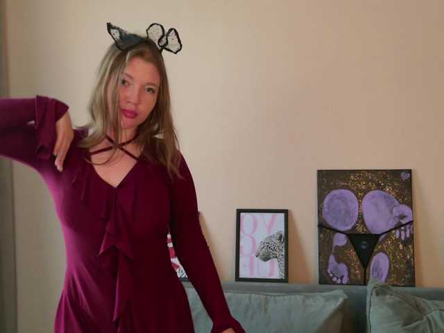 AlmaniyaCherrya live cam on BongaCams
