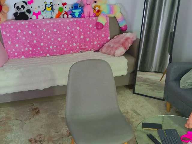 MayaJenner live cam preview