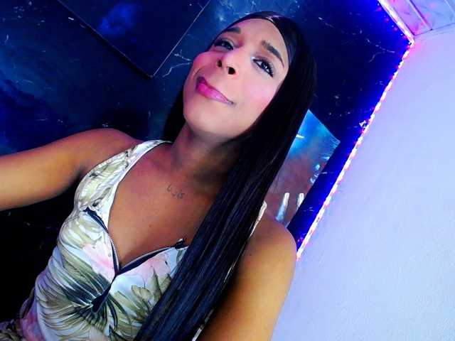Nashla-D live cam