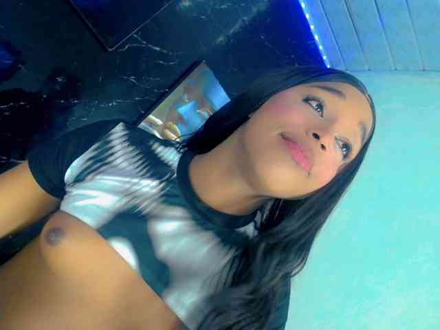 Nashla-D Live Webcam on BongaCams