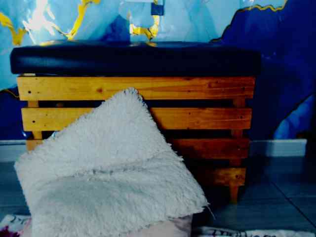 Nashla-D Sex Cam Show