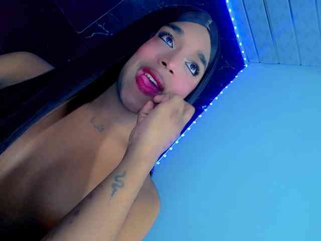 Nashla-D Sex Cam Show