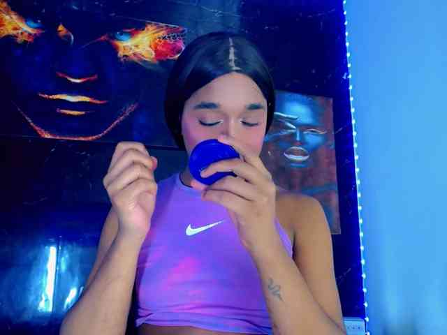 Nashla-D Sex Cam Show