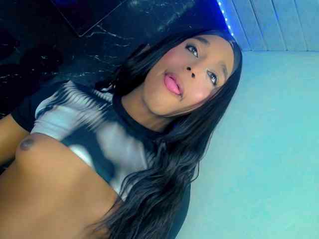Nashla-D Live Webcam on BongaCams