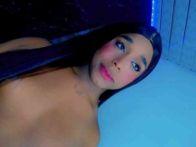 Nashla-D Sex Cam Show