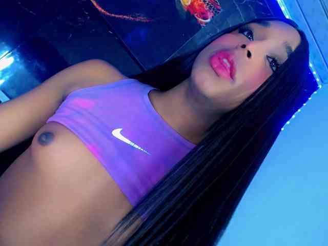 Nashla-D Sex Cam Show