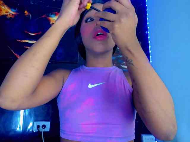Nashla-D Sex Cam Show