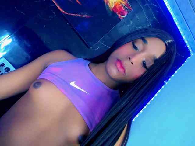 Nashla-D Sex Cam Show
