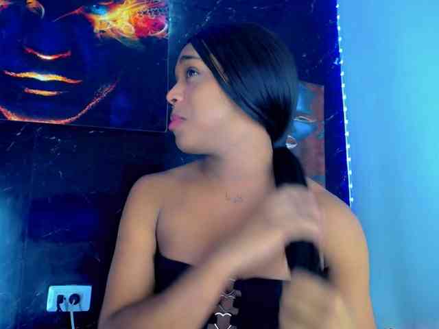 Nashla-D Sex Cam Show
