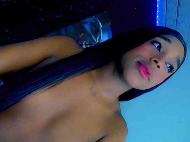 Nashla-D Sex Cam Show