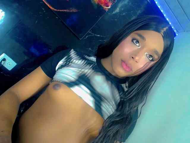 Nashla-D Live Webcam on BongaCams