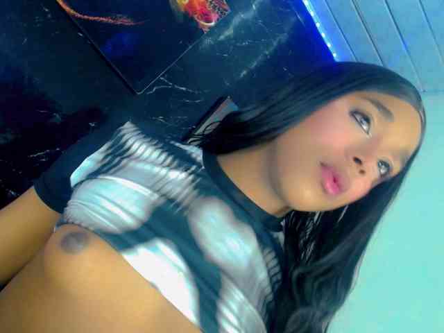 Nashla-D Live Webcam on BongaCams