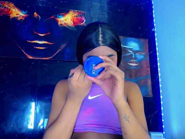 Nashla-D Sex Cam Show