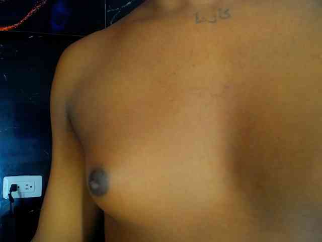 Nashla-d's cam show statistics and live stream