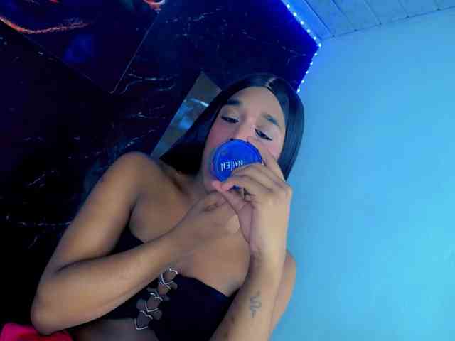 Nashla-D Sex Cam Show