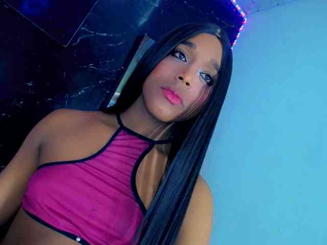 Nashla-D Live Webcam on BongaCams