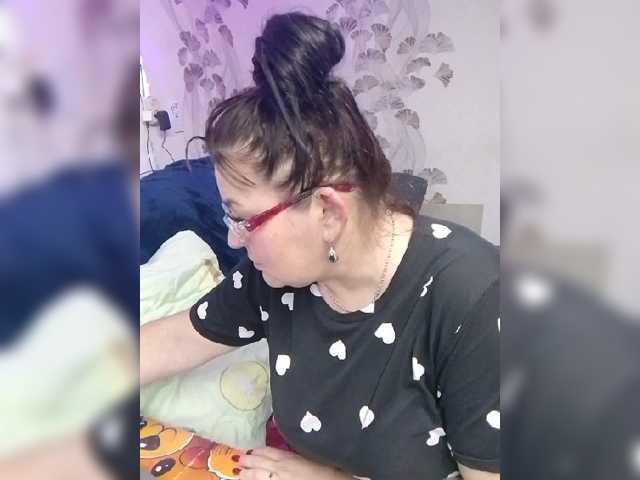 KindaKinda live cam on BongaCams