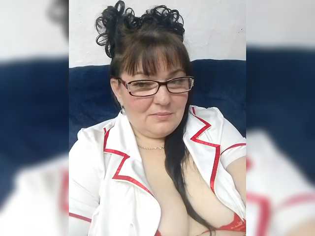 KindaKinda, en directo ahora en BongaCams
