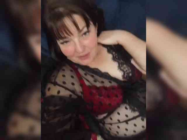 KindaKinda's webcam live show