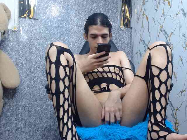 isa-x18 Sex Cam Show