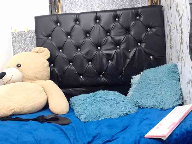 isa-x18 Live Webcam on BongaCams