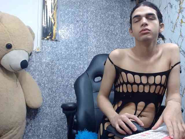 isa-x18 Sex Cam Show