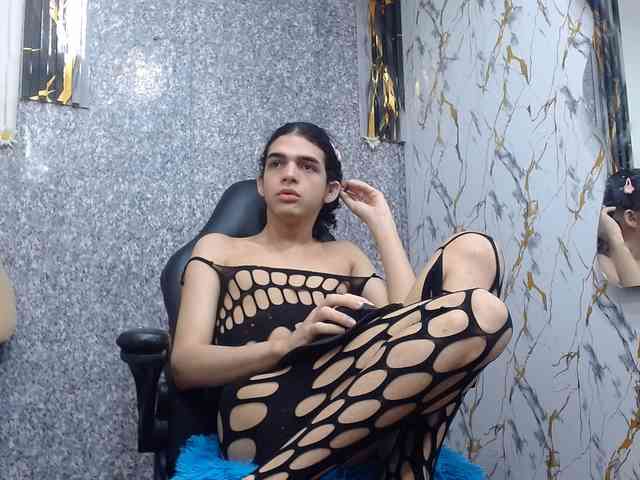 isa-x18 Sex Cam Show