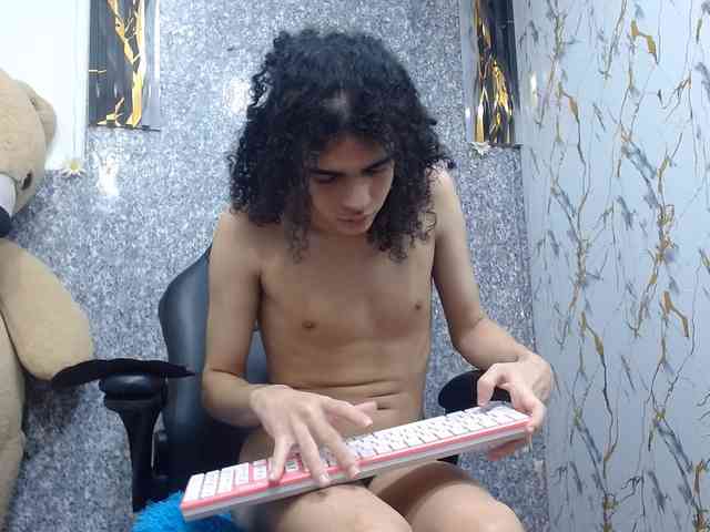 isa-x18 Sex Cam Show