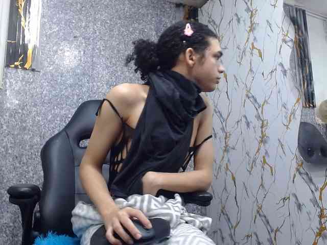 isa-x18 Sex Cam Show