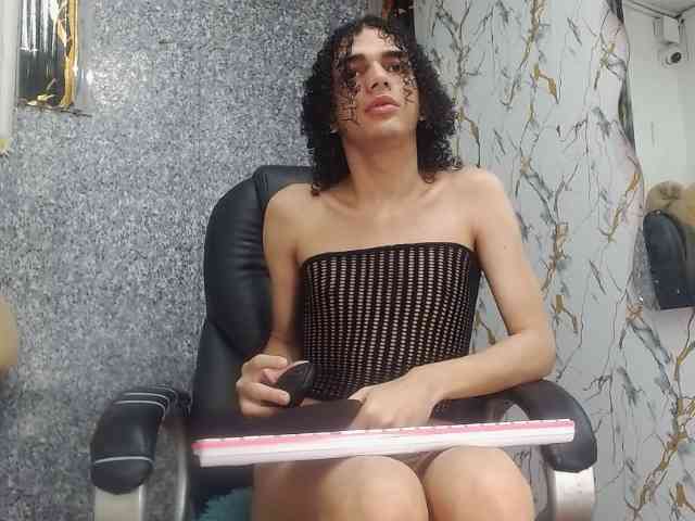 isa-x18 Sex Cam Show