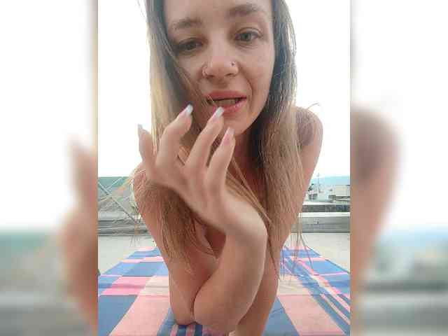 AnnMyself webcam