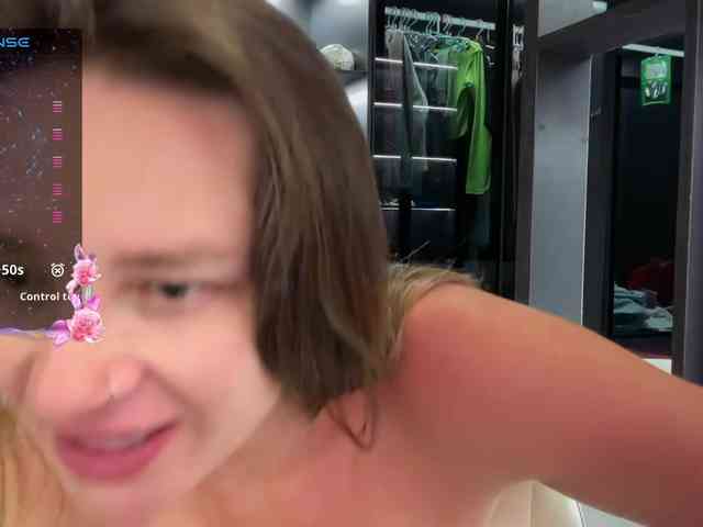 AnnMyself webcam