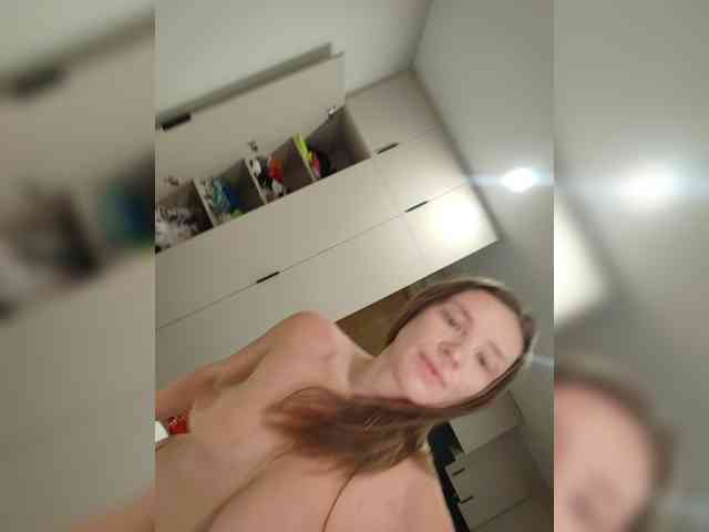 AnnMyself webcam