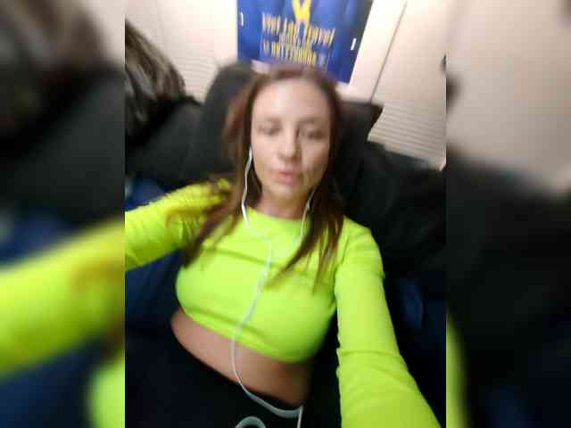 AnnMyself webcam