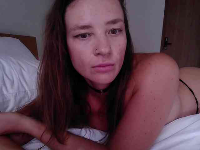 AnnMyself webcam