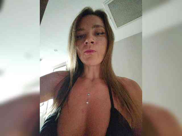 AnnMyself webcam