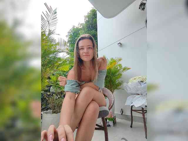 AnnMyself webcam
