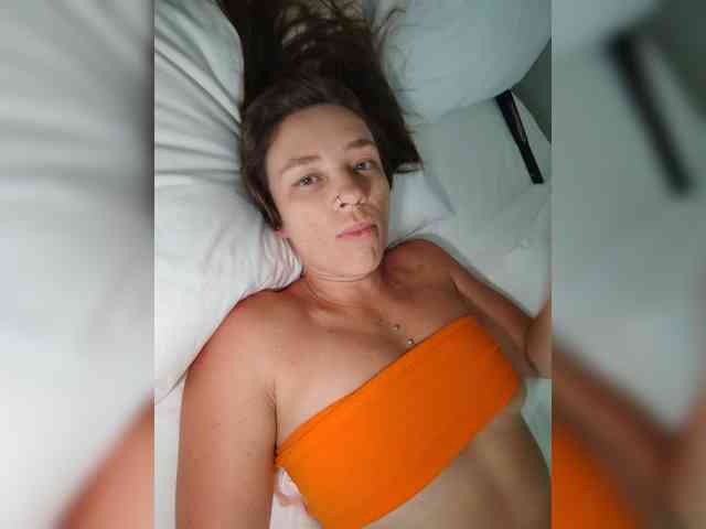AnnMyself webcam