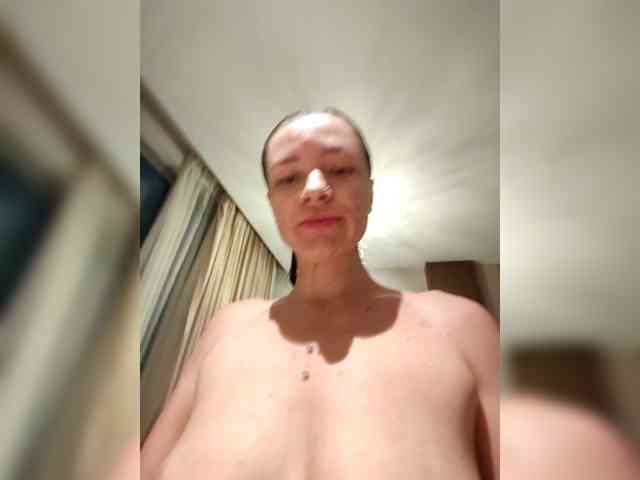 AnnMyself webcam