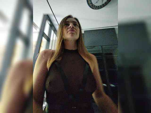 AnnMyself webcam