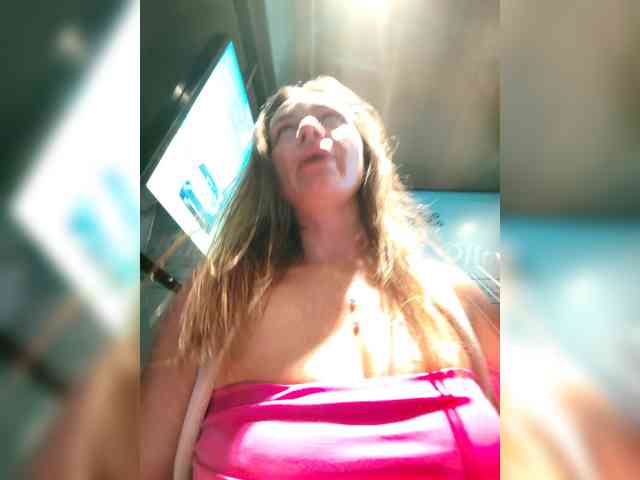 AnnMyself webcam