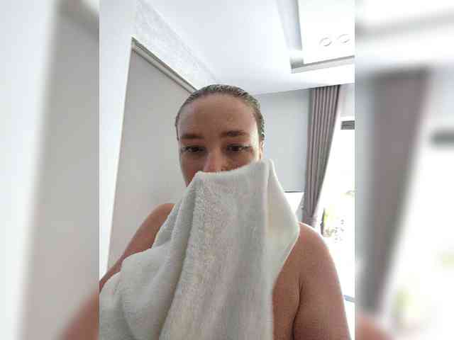 AnnMyself webcam