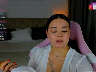 EvaRaider Porn Show