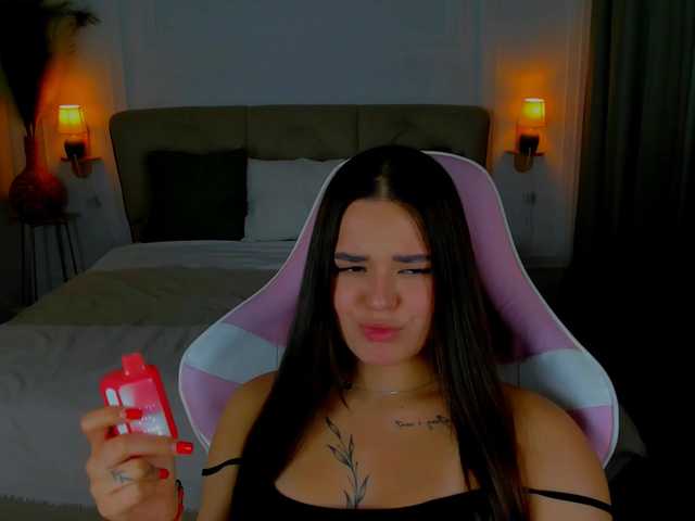 EvaRaider live cam on BongaCams