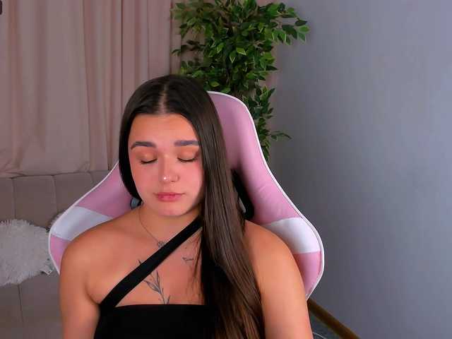 EvaRaider live cam on BongaCams