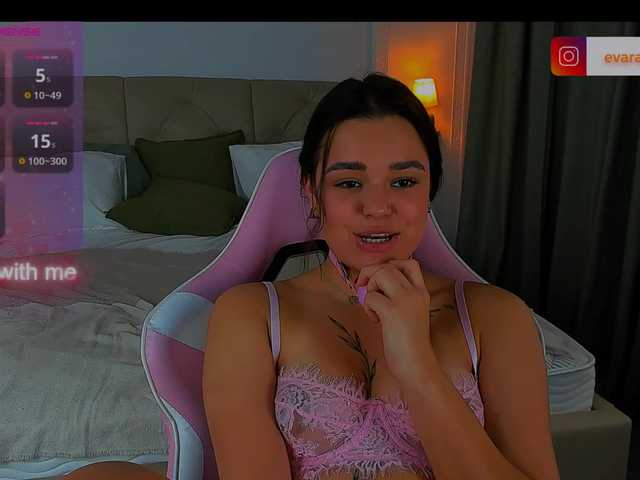 EvaRaider live cam