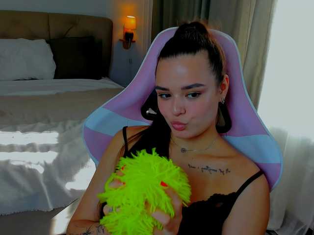 EvaRaider live cam on BongaCams